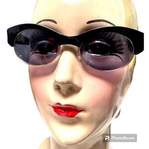 Chanel VINTAGE sunglasses 90’s Black gold Italy Blue Gray Small Oval Lense